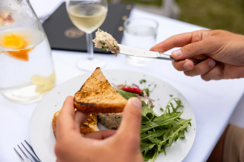 Zážitkové 4chodové degustační menu s možností neomezené konzumace vybraného vína a piva v restauraci Rendlík - foto 02