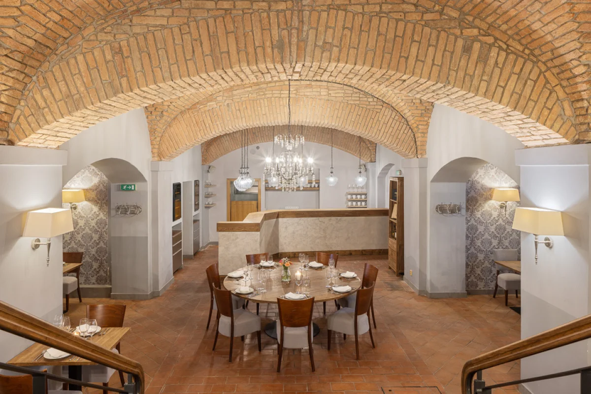 Zážitkové 4chodové menu s možností neomezené konzumace vybraných nápojů v zámecké restauraci Chateau Ctěnice v Praze - foto 02