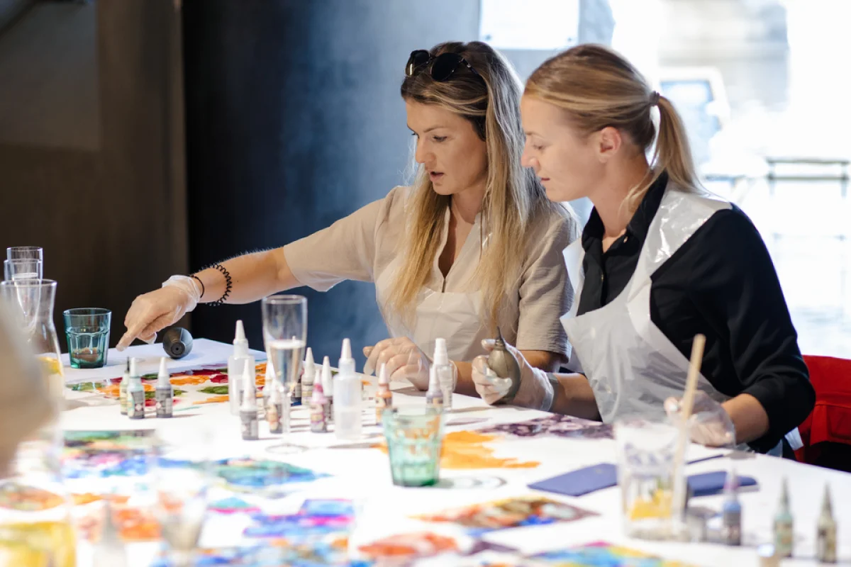Zážitkové malování ArtMoment unikátní metodou ArtInk s lihovou tuší - foto 02