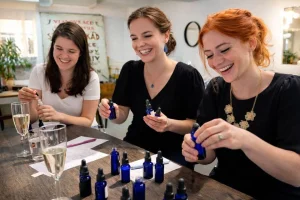 Zážitkový kurz parfumerie ArtPerfume: Vytvořte si vlastní originální parfém - foto 01