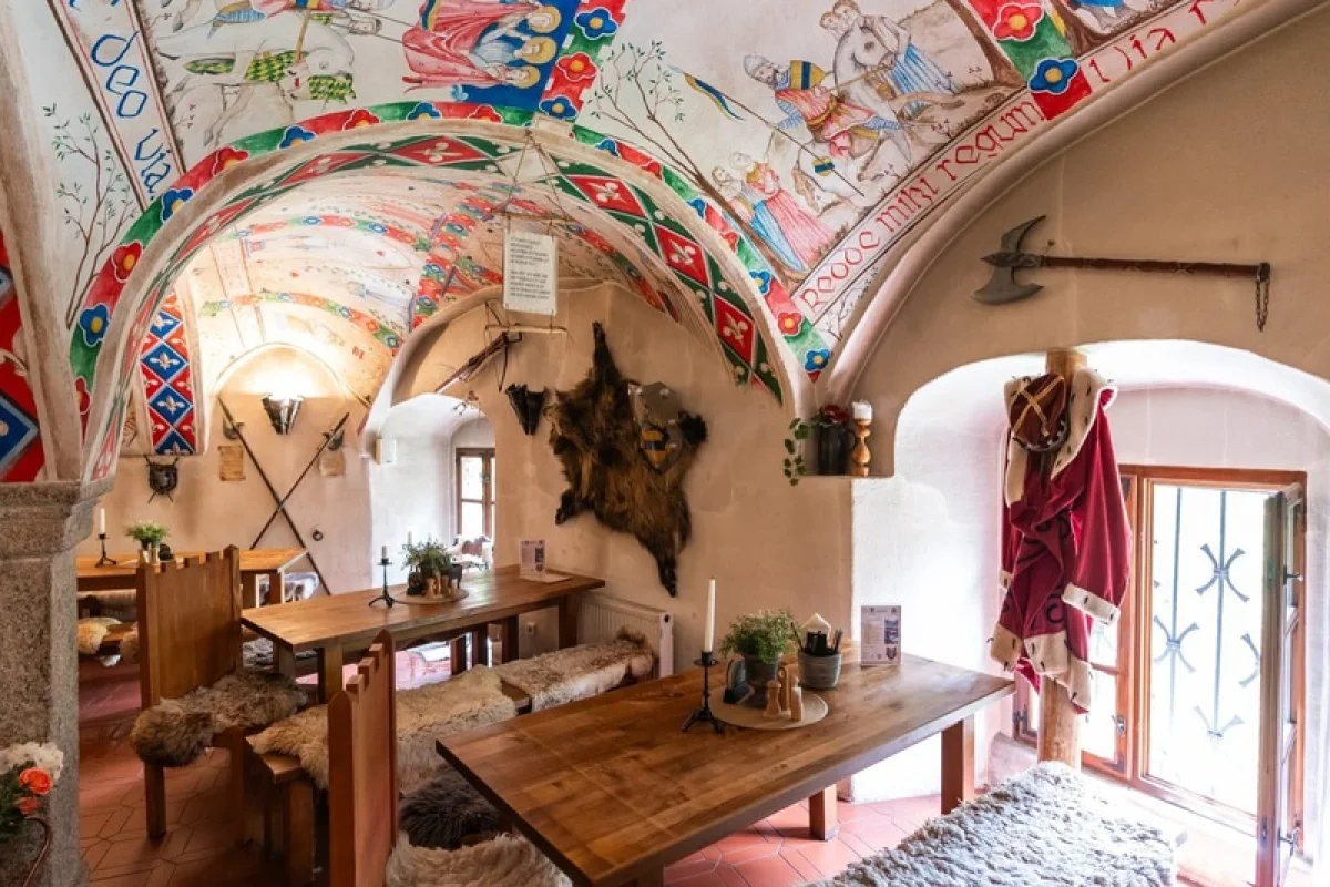 Zážitkový pobyt na hradě Vildštejn se 4chodovou večeří - foto 05