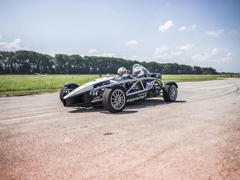 Jízda na okruhu v Ariel Atom